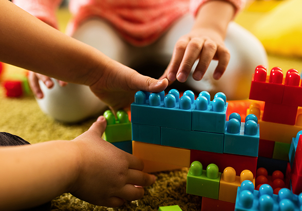 Cara Membeli Mainan yang Aman untuk Anak
